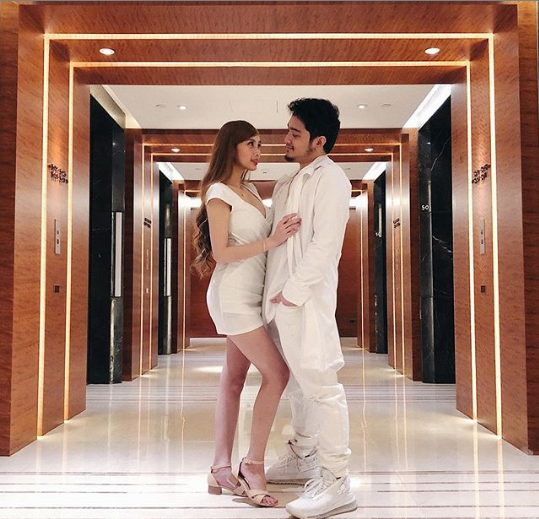 Thế nhưng, nữ streamer đã có bạn trai. Cả hai đã hẹn hò nhiều năm, kể từ khi cô nàng còn chưa nổi tiếng.