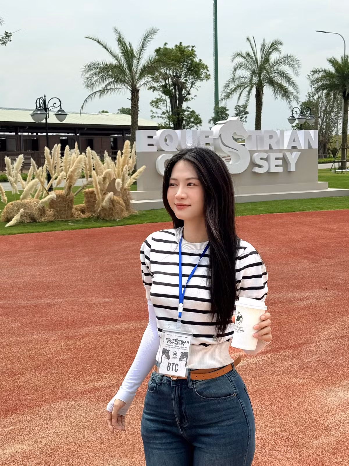 Sự thay đổi hình ảnh của Lê Bống nhận về vô vàn lời khen từ netizen.