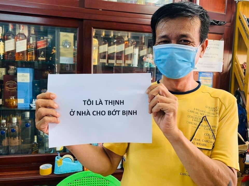 Thậm chí cả những cô, chú trung nên cũng vô cùng hào hứng với trào lưu lạ mà hay ho này.