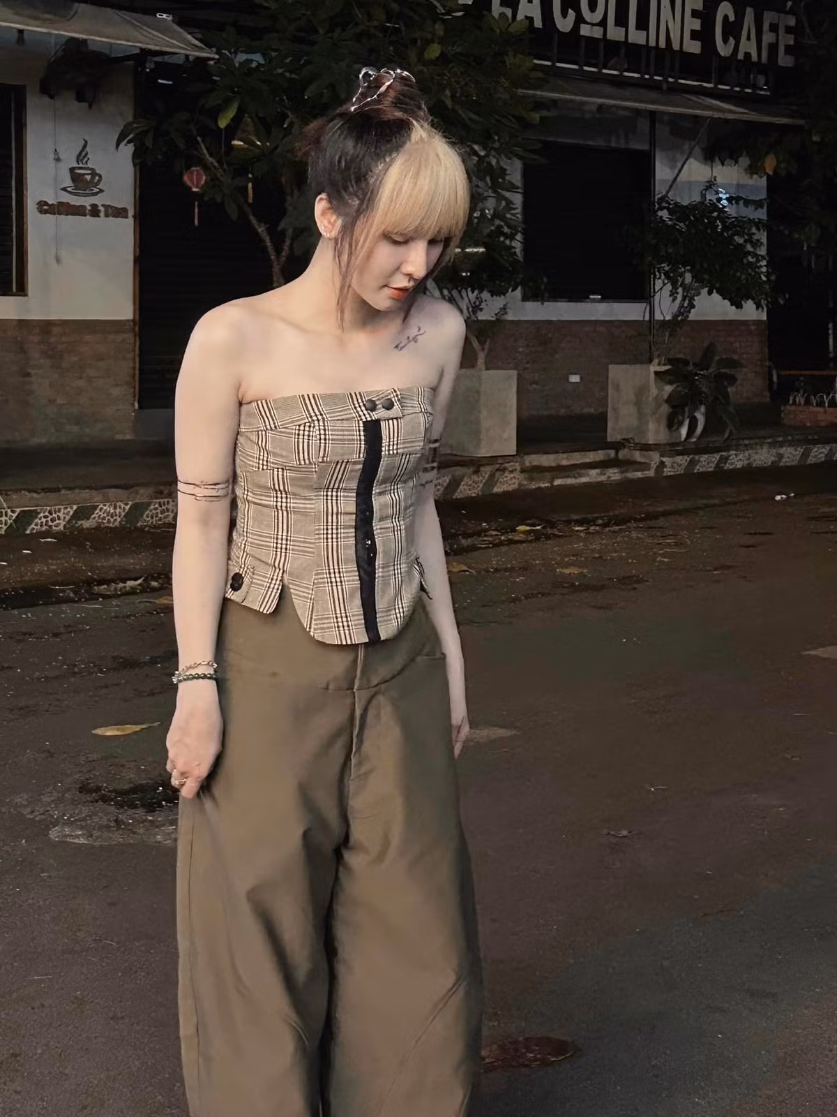 Động thái của Ngân Sát Thủ khiến nhiều người tin rằng cô đã tìm được tình yêu mới. Tuy nhiên sau đó cô nàng không lên tiếng gì thêm.