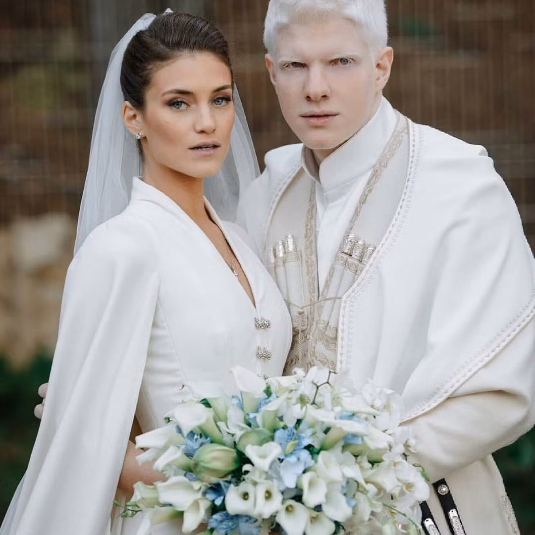 Hiện tại, mỹ nam đã có cuộc hôn nhân viên mãn với vợ của là nữ người mẫu xinh đẹp Nanuka Gudavadze.