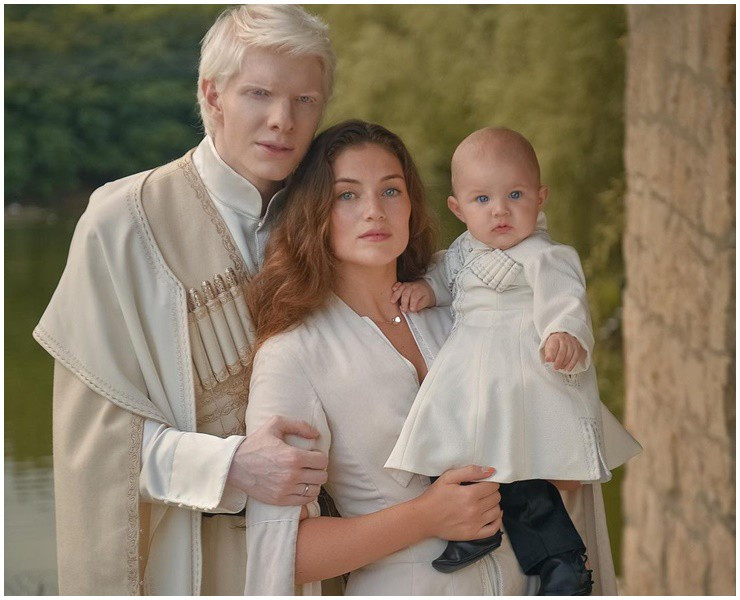 Trang cá nhân của Bera đang có 1,3 triệu người theo dõi và trang TikTok của vợ chồng anh cũng thu về hơn 7 triệu lượt follow.