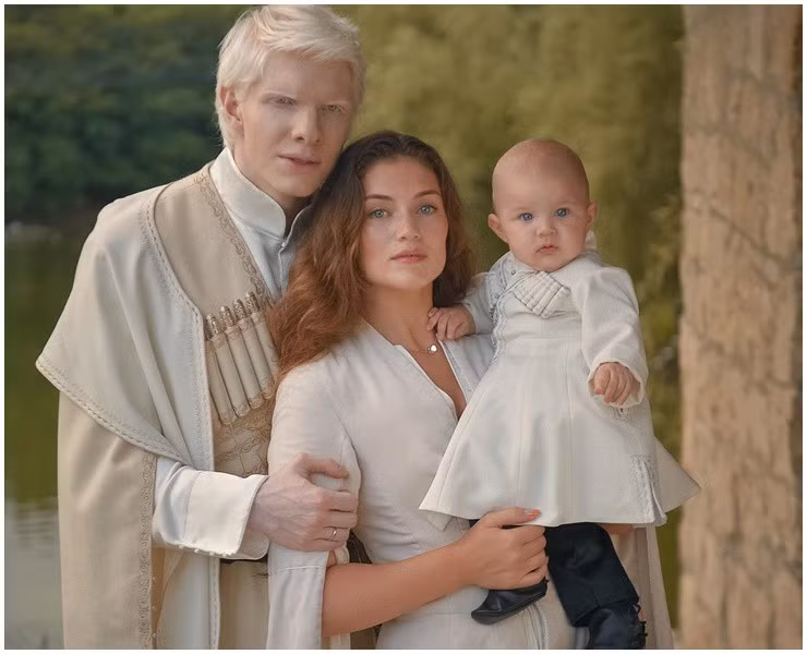 Trang cá nhân của Bera đang có 1,3 triệu người theo dõi và trang TikTok của vợ chồng anh cũng thu về hơn 7 triệu lượt follow.