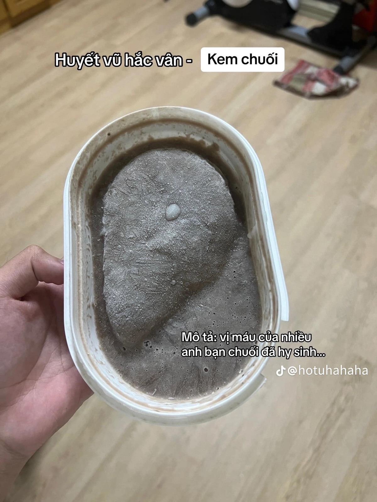 Ông anh trai này hài hước đặt tên cho từng món ăn mà em gái mình tạo ra với những danh xưng rất độc lạ.