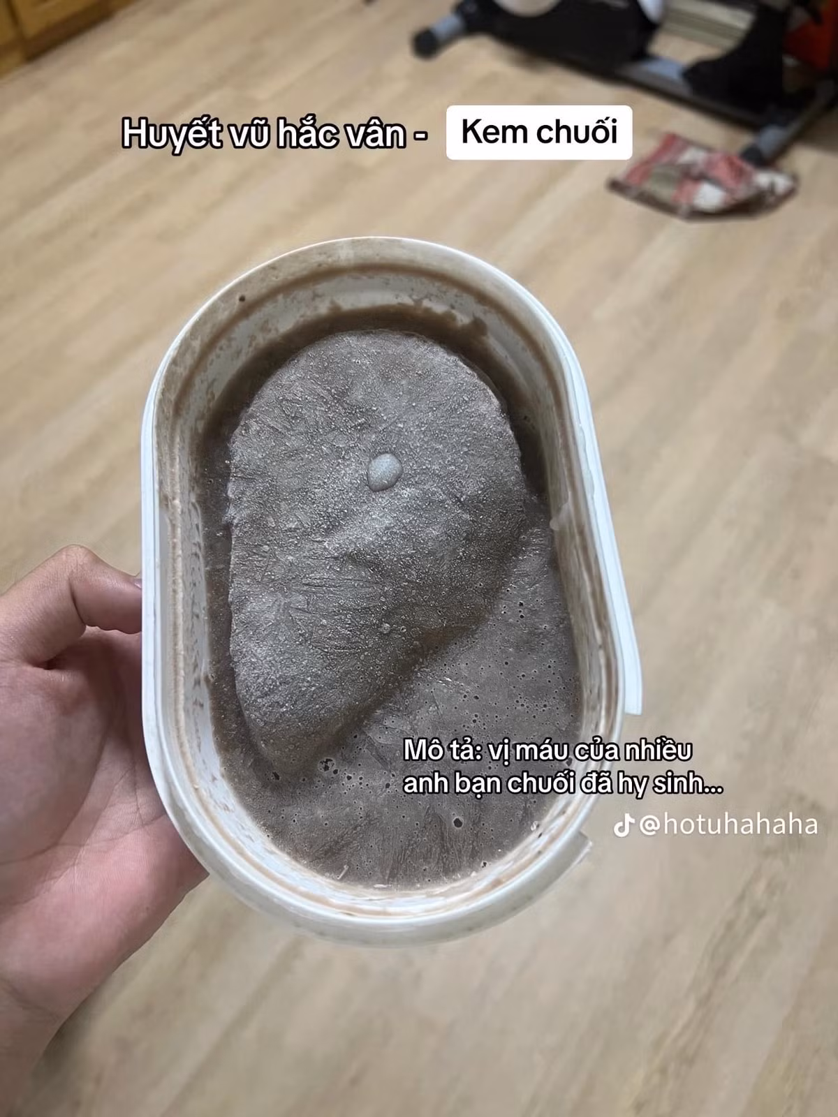 Ông anh trai này hài hước đặt tên cho từng món ăn mà em gái mình tạo ra với những danh xưng rất độc lạ.