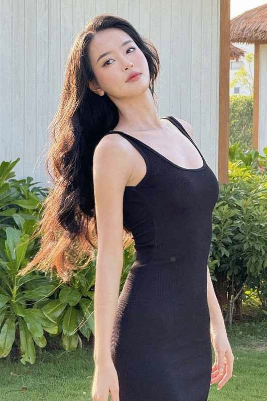 Việc hot girl Bùi Khánh Linh xuất hiện trong một show hẹn hò sớm thu hút sự chú ý của dân mạng.