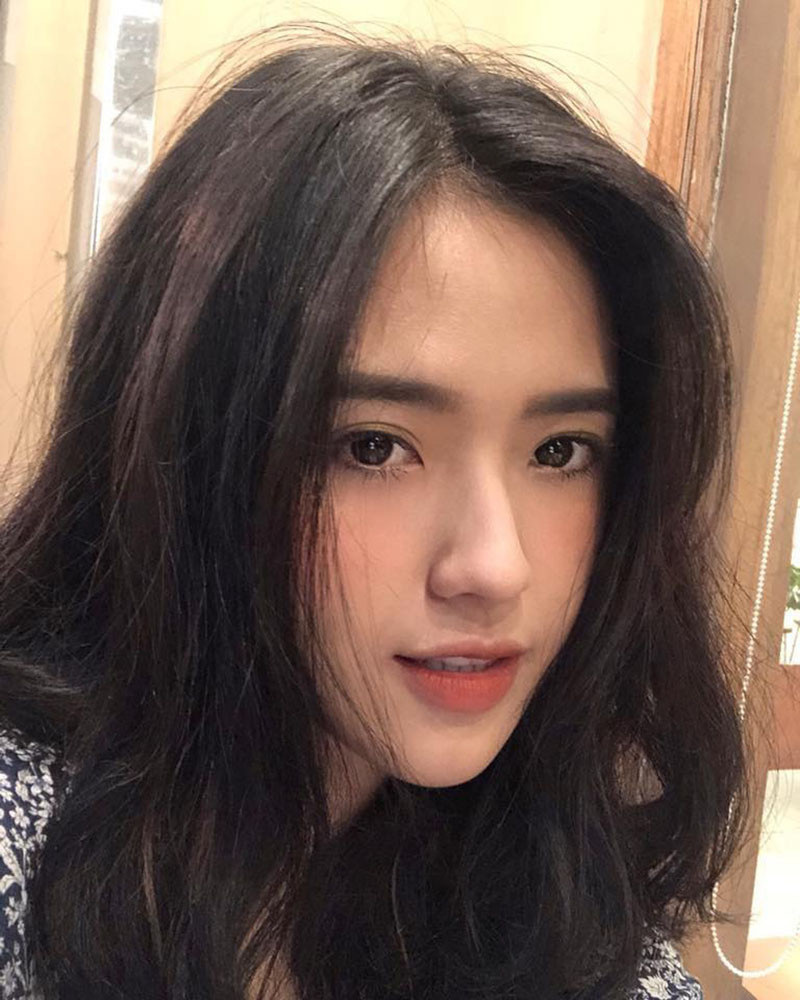 Ngay từ khi năm hai, Kiều Trinh đã cộng tác làm thông dịch viên cho nhiều tạp chí nổi tiếng.