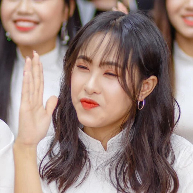 Bộ ảnh kỷ yếu "dìm hàng" này đang lan truyền trên nhiều diễn đàn học đường và nhận được sự hưởng ứng nhiệt tình của học sinh, sinh viên.