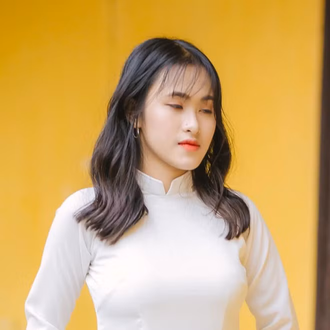 Xem từng khoảnh khắc trong bộ ảnh, cư dân mạng đều thốt lên vì sự sáng tạo và đáng yêu của thời học sinh: "Ảnh kỷ yếu phải dìm như vậy mới vui nè", "Xem ảnh mà cười mệt".