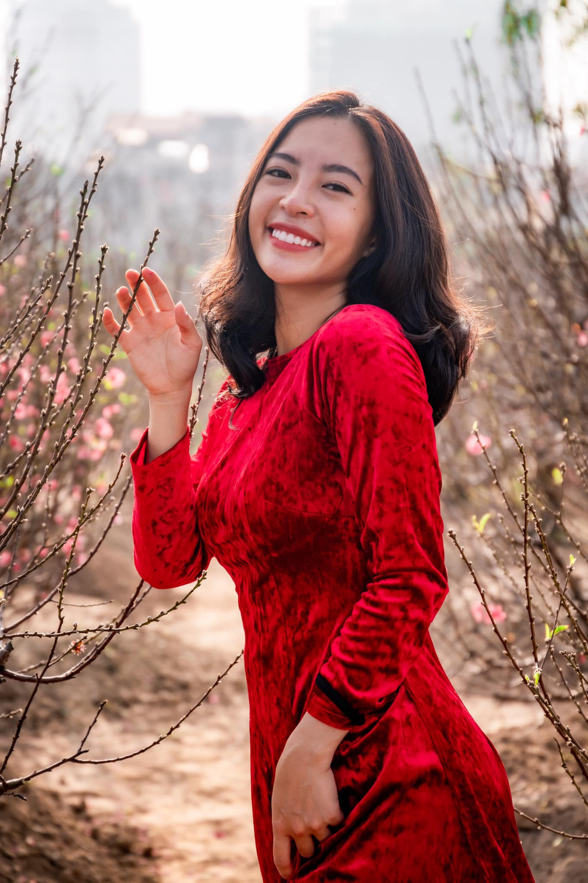 Nổi tiếng từ năm 20 tuổi bởi những clip dạy gym và aerobic, nhiều năm qua, tên tuổi của Hana vẫn chưa bao giờ hết hot bởi cô biết cách làm mới bản thân. Cách nói chuyện của nữ HLV gym cũng được nhận xét là dễ thương, dễ hiểu.