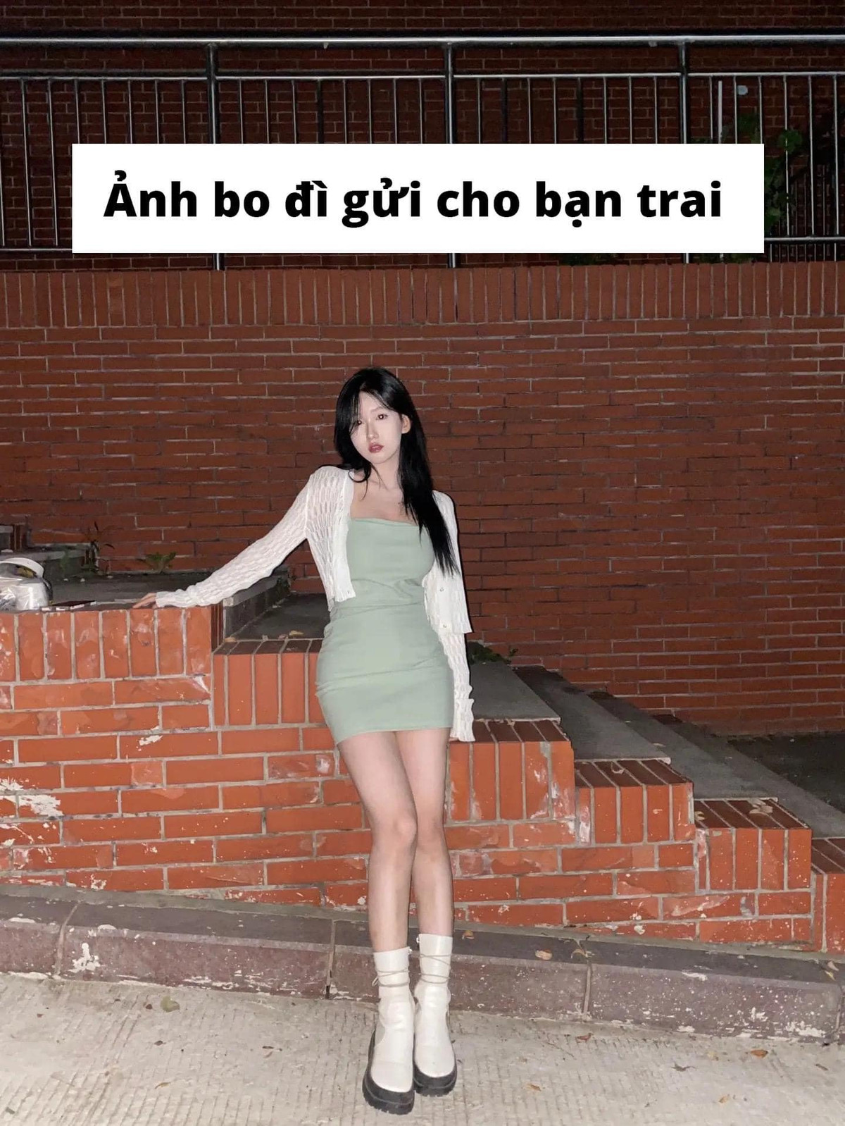 Một cô gái Trung Quốc đã đăng tải loạt ảnh về sự khác biệt giữa ảnh gửi cho bạn trai và thực tế khiến nhiều người không khỏi ngỡ ngàng.