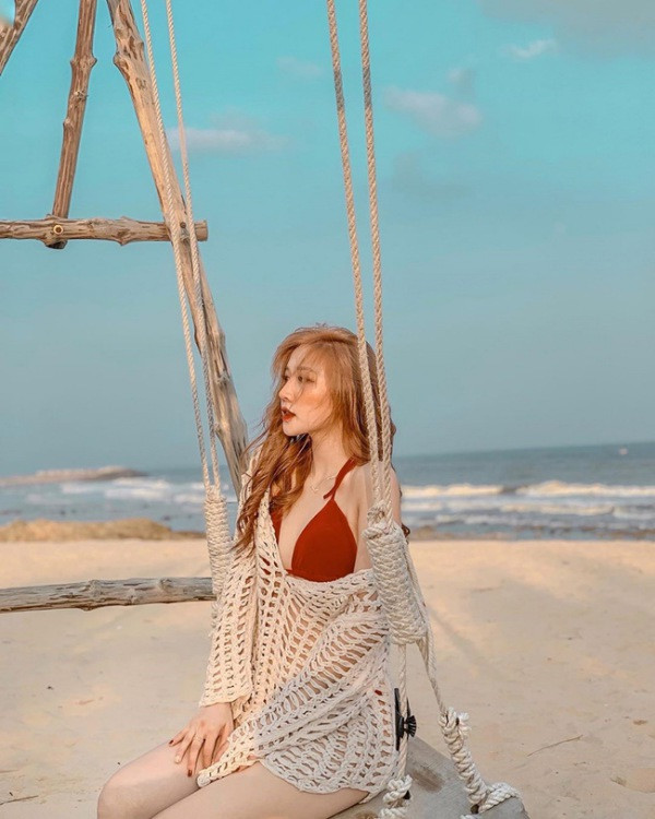 Linh Hương Trần hiện đang làm người mẫu ảnh tự do và nhận được nhiều sự chú ý của những nhãn hàng có tiếng.