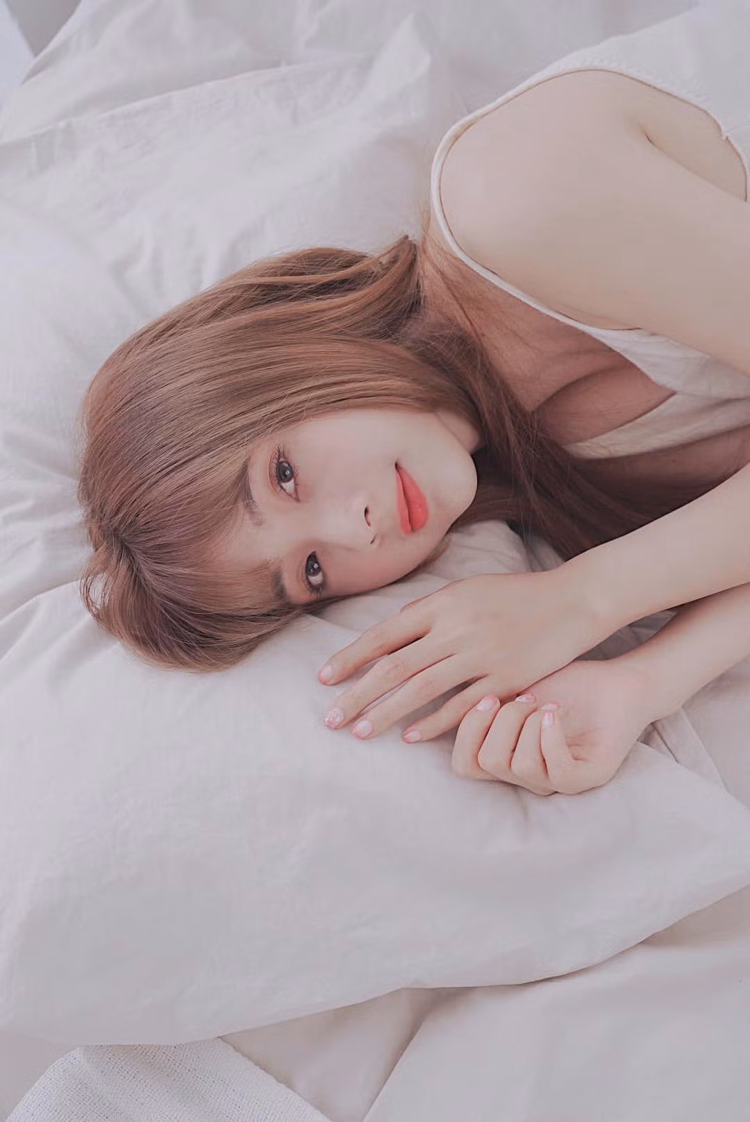 Hiện tại, Lan Hương theo đuỗi nghề diễn viên và đi theo con đường nghệ thuật.