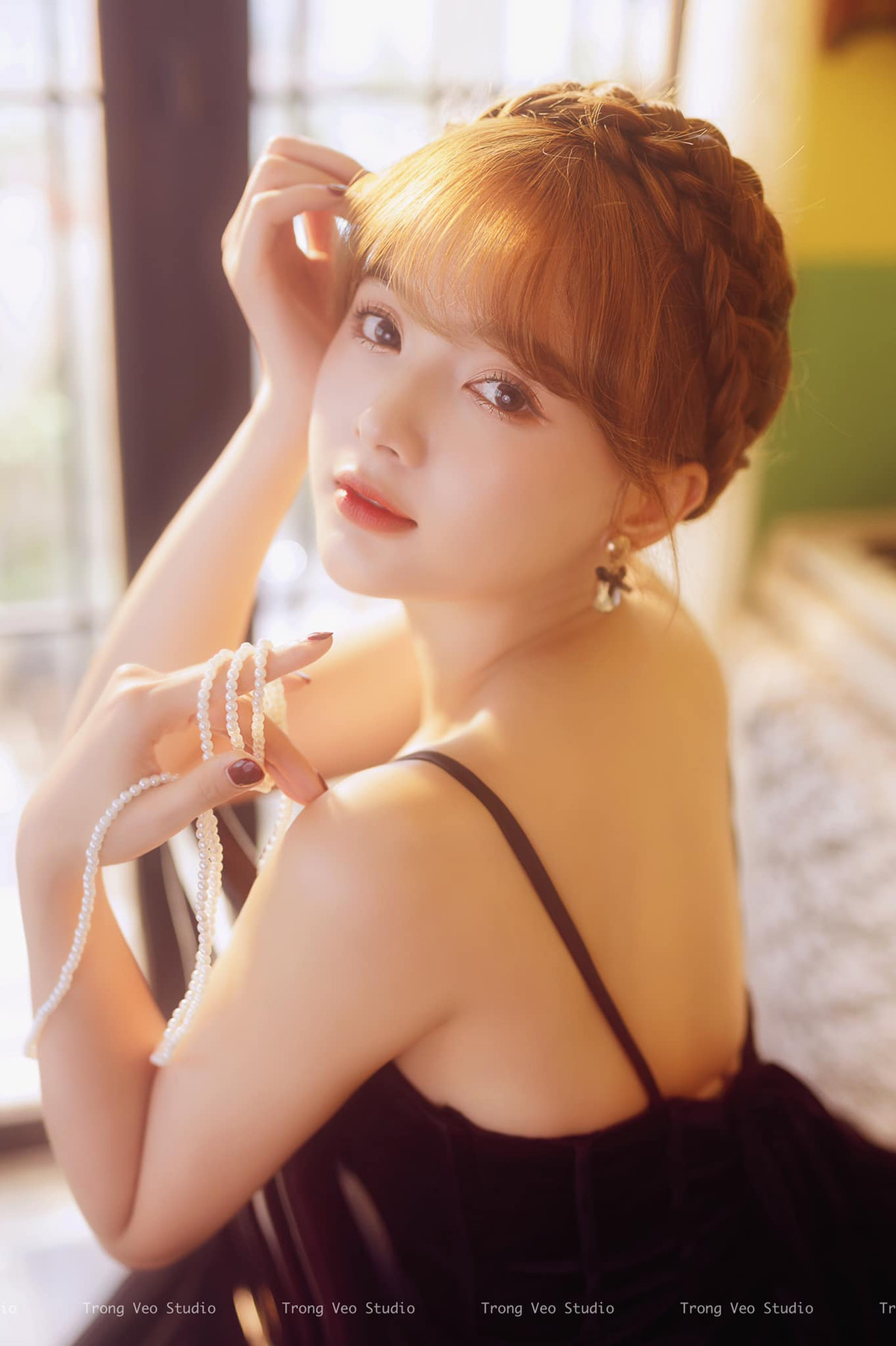 Gương mặt xinh như búp bê là những gì mà dân mạng dành cho Lê Lý Lan Hương ở mỗi bức ảnh.