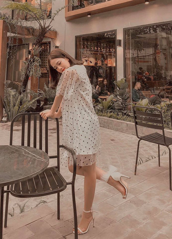 Huyền My cũng là bạn thân gần nhà của Võ Nhật Linh, vợ Phan Văn Đức.