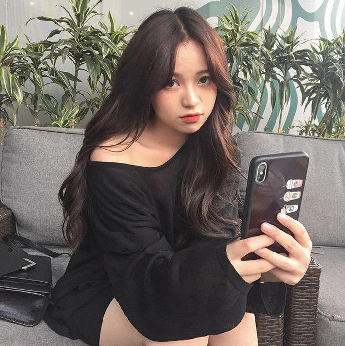 Chưa rõ tin đồn hẹn hò của Quang Hải và Thanh Thủy ra sao, nhưng chắc hẳn các fan đang rất mong chờ sự xác nhận từ chính những người trong cuộc. Nguồn ảnh: FBNV