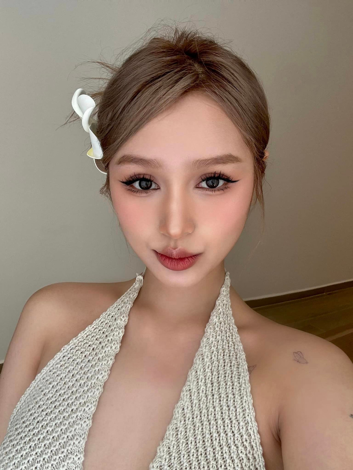 Bà xã Xemesis nổi tiếng là một KOL thế hệ Gen Z nên bài đăng của Xoài Non thu hút rất nhiều lượt tương tác