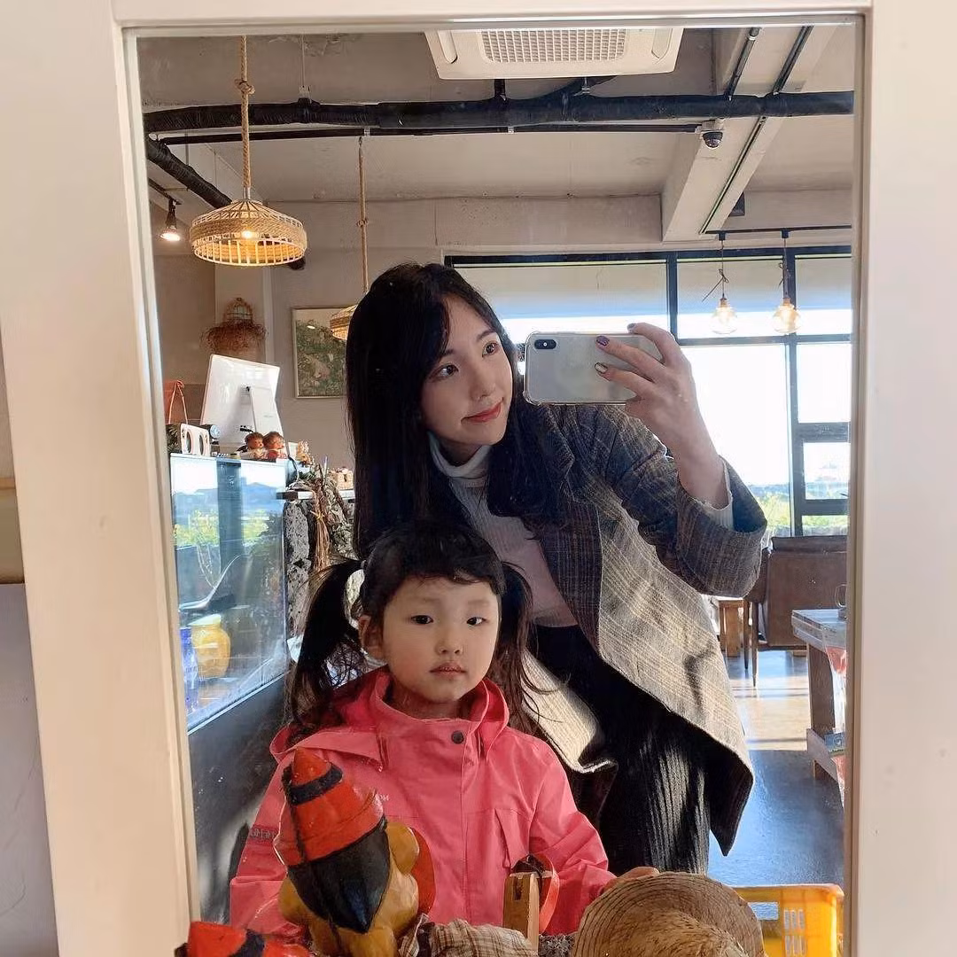 Jiwon giờ đây trở thành hình mẫu lý tưởng, là câu truyện truyền cảm hứng cho những mẹ bỉm sữa đang bị áp lực bởi cân nặng và ngoại hình.