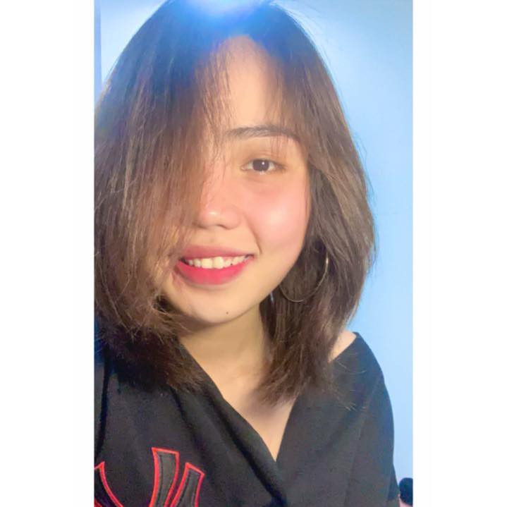 Cô nàng không ngần ngại nhìn thẳng vào sự thật, rằng bản thân đã bị chính người mình yêu tạt axit gây bỏng nặng, mất đi nhan sắc vốn có.