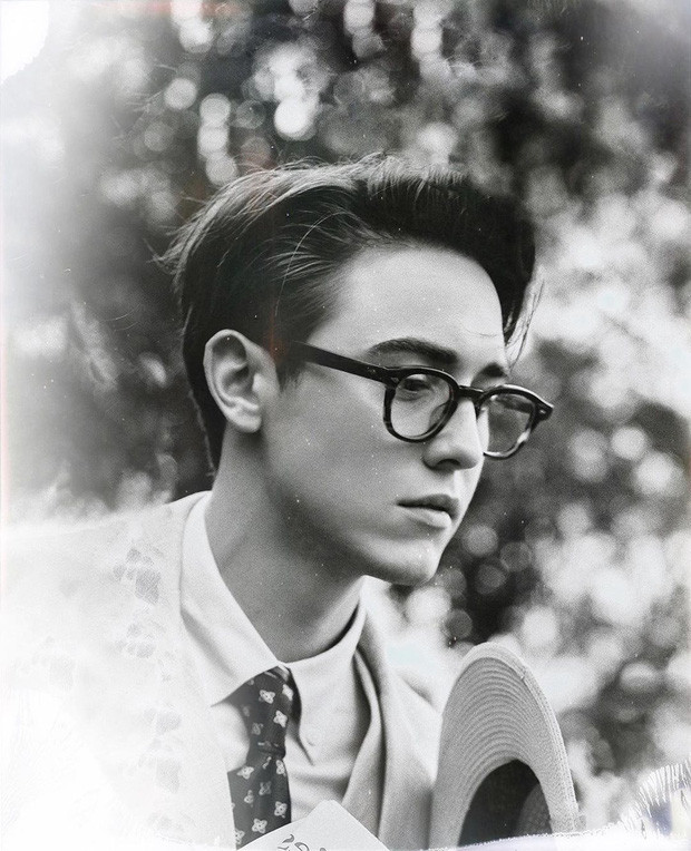 Diện bất kỳ trang phục nào, chụp hình theo bất kỳ phong cách nào, Yura Po vẫn đẹp xuất sắc và hút ánh mắt người nhìn.