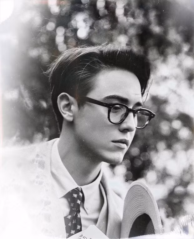 Diện bất kỳ trang phục nào, chụp hình theo bất kỳ phong cách nào, Yura Po vẫn đẹp xuất sắc và hút ánh mắt người nhìn.