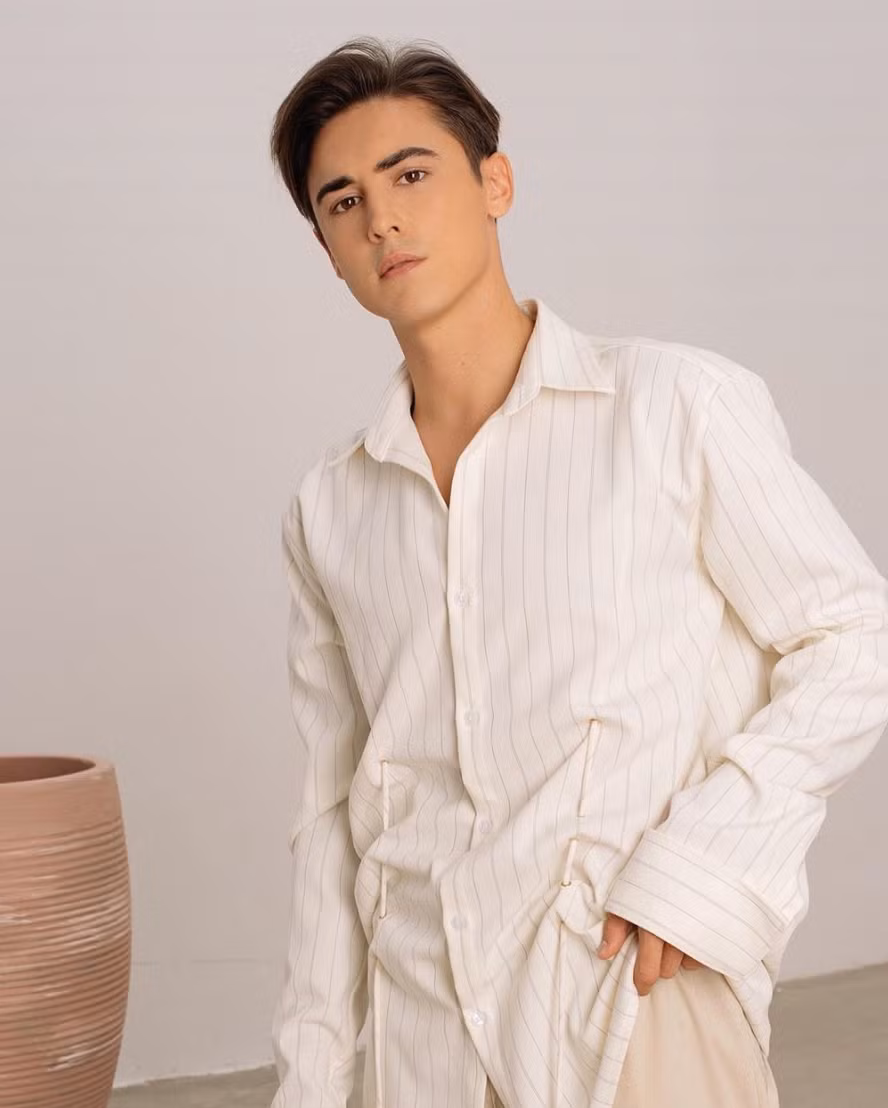 Yura Po từng dính tin đồn hẹn hò với Kaity Nguyễn khi bị bắt gặp ăn tối thân mật trong một nhà hàng ở TP HCM. Sau đó anh chàng đã lên tiếng phủ nhận cho biết cả hai chỉ là bạn bè thân thiết.