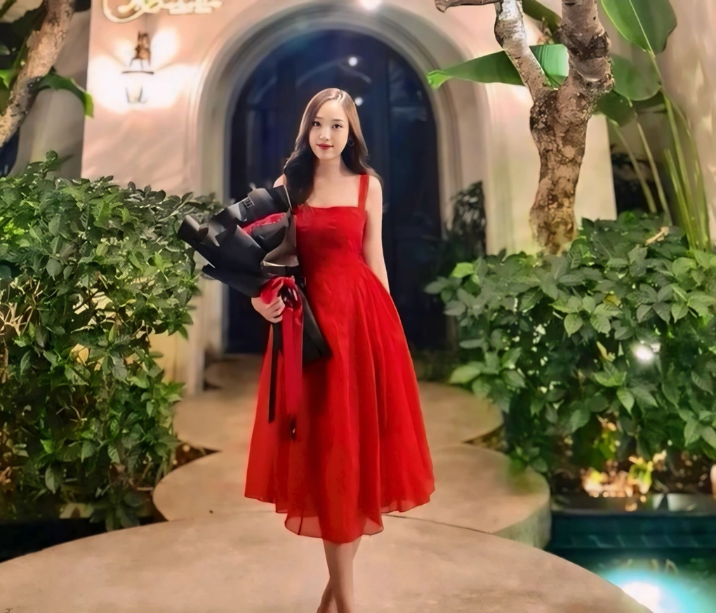 Cô nàng sở hữu nhan sắc xinh đẹp và vóc dáng chuẩn chỉnh vạn người mê.