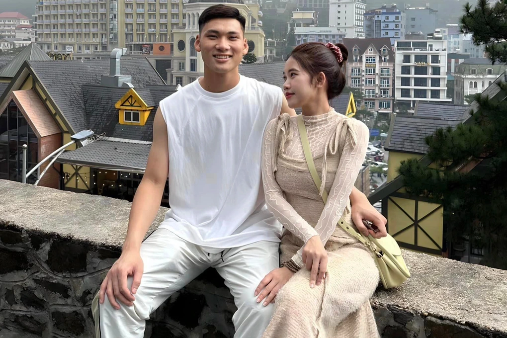 Xuân Hoàng và Ngọc Ánh công khai mối quan hệ tình cảm vào năm 2023. Trên trang cá nhân, cặp đôi "chị em" không ngại đăng tải những khoảnh khắc ngọt ngào bên nhau.