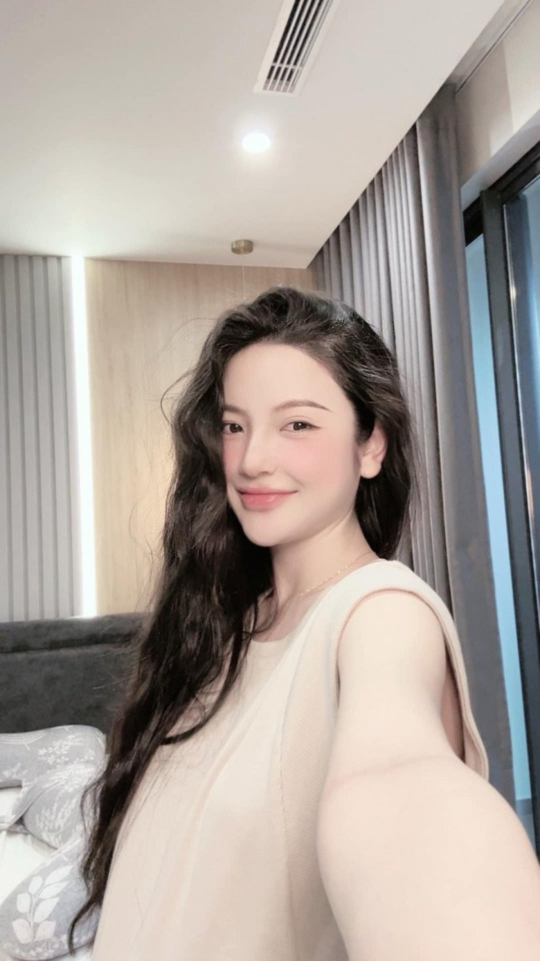 Từ sau khi kết hôn, cuộc sống và nhan sắc của Chu Thanh Huyền cũng luôn được người hâm mộ cập nhật và theo dõi.