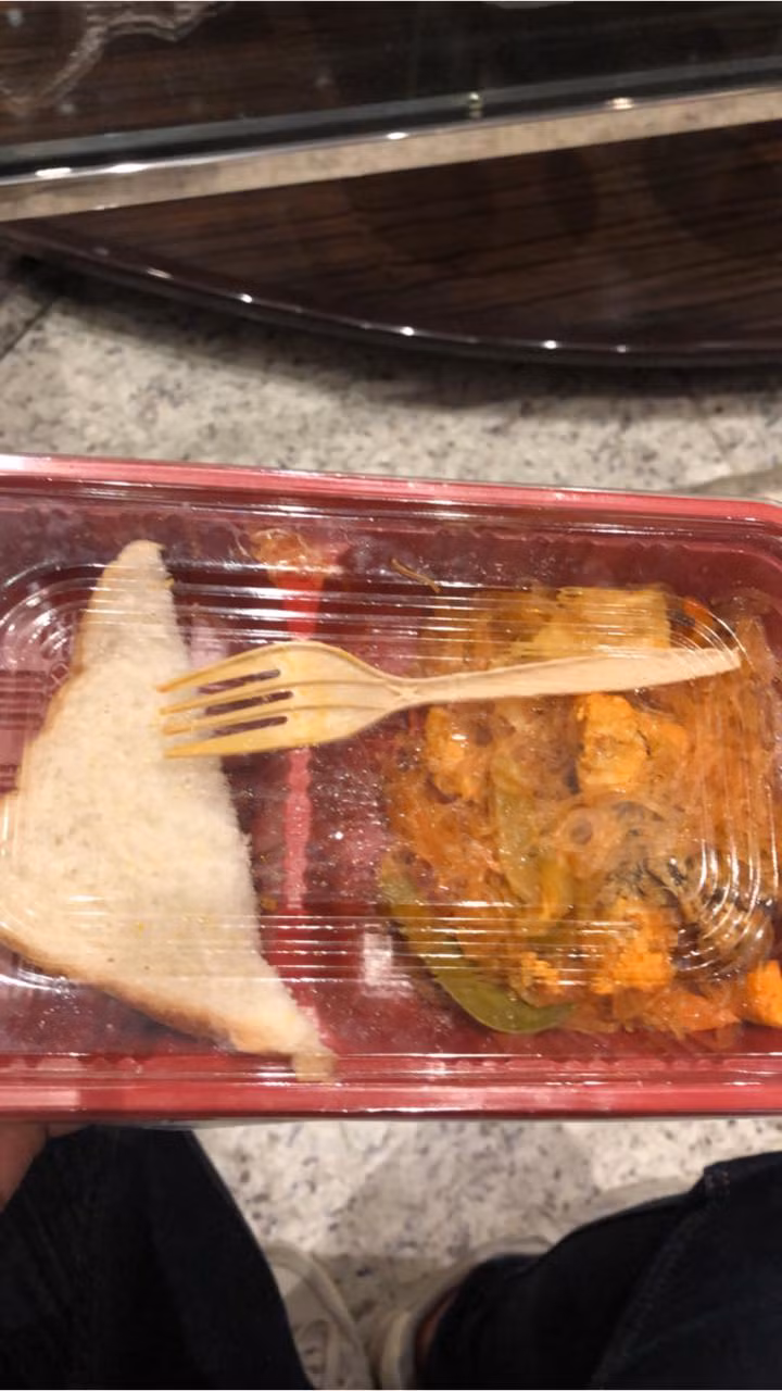 Nhan vien SEA Games 30 dang dan to cach lam viec tac trach cua BTC-Hinh-2