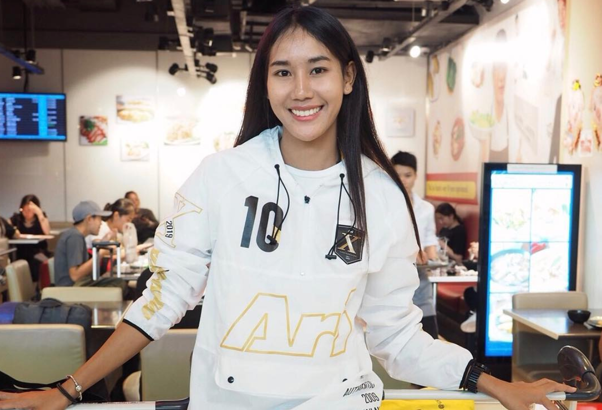 Trước đó, Taneekarn Dangda cũng đã từng cùng đội tuyển bóng đá nữ Thái Lan tham dự World Cup 2015 ở Canada.