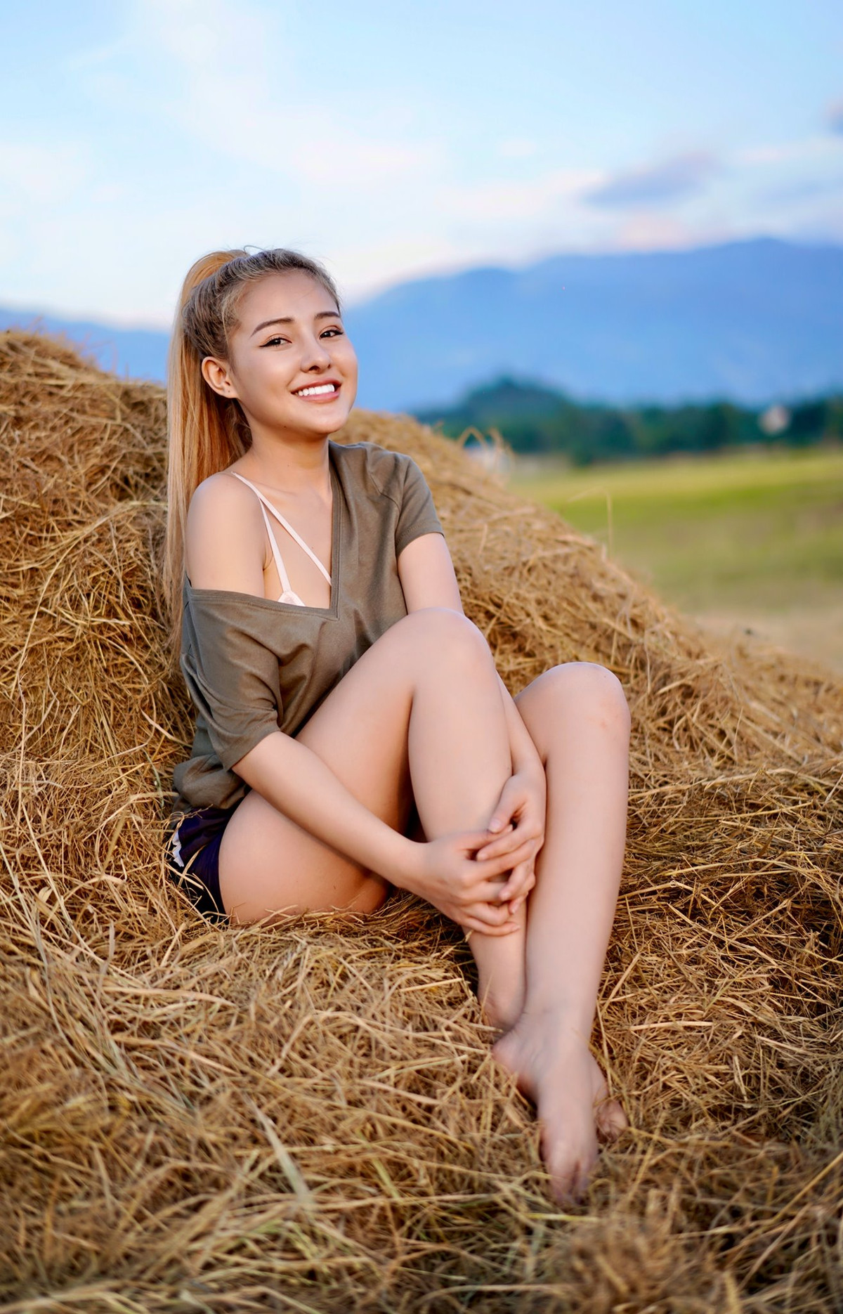 Hot girl Ngân 98 còn cho hay việc quay clip là sở thích riêng của cô và không có điều gì là bệnh hoạn.