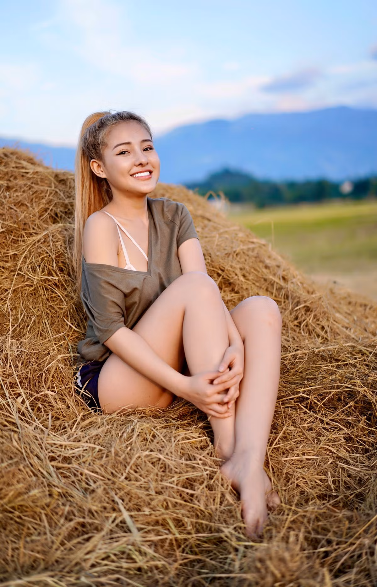 Hot girl Ngân 98 còn cho hay việc quay clip là sở thích riêng của cô và không có điều gì là bệnh hoạn.