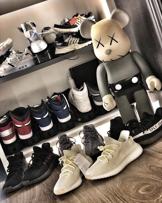 Tiền nhiều thì để làm gì, với Thế Anh thì anh chàng sẽ lựa chọn sưu tầm những đôi giày hàng hiệu thế này.