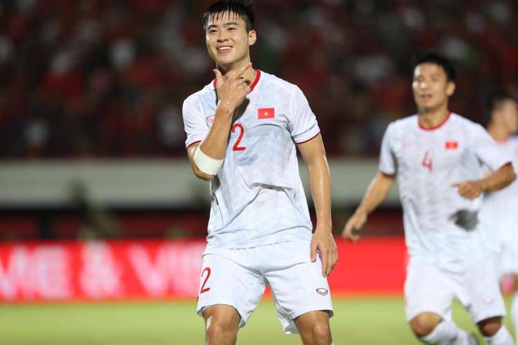 Do sự ghê gớm, sẵn sàng va chạm với đối thủ để bảo vệ đồng đội nên Duy Mạnh (SN 1996, quê Đông Anh) được biết đến với cái tên "Mạnh gắt", thế nhưng đối với người hâm mộ nước nhà thì anh chàng lại hiền khô. Bên cạnh đó, cầu thủ thuộc biên chế CLB Hà Nội cũng tự xưng biệt danh là "DuMa", viết tắt của cái tên Duy Mạnh.