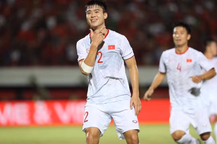 Do sự ghê gớm, sẵn sàng va chạm với đối thủ để bảo vệ đồng đội nên Duy Mạnh (SN 1996, quê Đông Anh) được biết đến với cái tên "Mạnh gắt", thế nhưng đối với người hâm mộ nước nhà thì anh chàng lại hiền khô. Bên cạnh đó, cầu thủ thuộc biên chế CLB Hà Nội cũng tự xưng biệt danh là "DuMa", viết tắt của cái tên Duy Mạnh.