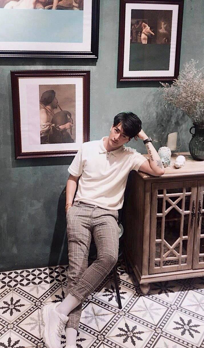 Tài khoản Facebook của anh chàng hiện đang có gần 100.000 người theo dõi.