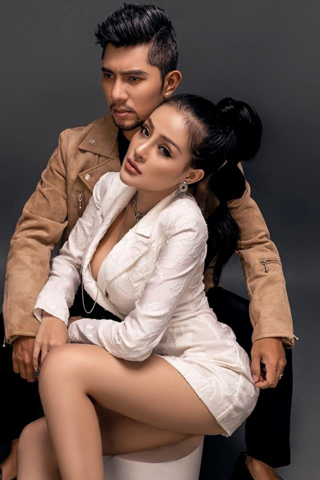 Hết sức thanh minh nhưng cộng đồng mạng vẫn không mấy tin vào những lời nói của cặp đôi Ngân 98 - Lương Bằng Quang. Nhiều ý kiến cho rằng cặp đôi đang lấy scandal làm "đòn bẩy" để đánh bóng tên tuổi.