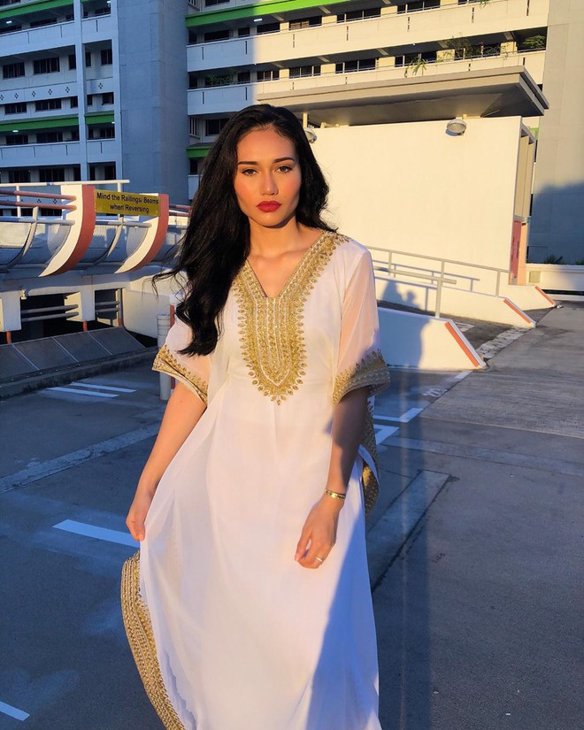 Nàng WAG xinh đẹp cho biết cô bắt đầu theo đuổi môn võ pencak silat từ năm lên 6 tuổi và không ngừng trau dồi, theo đuổi đam mê võ thuật.