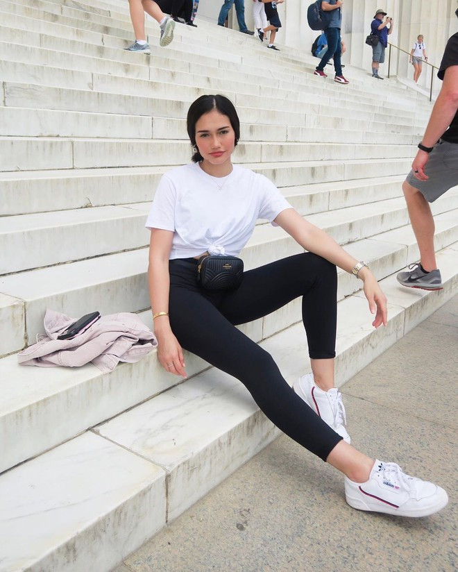 Mohamed Saiful và Irfan Fandi Ahmad đã yêu nhau được 7 năm và thường xuyên chia sẻ khoảnh khắc ngọt ngào trên mạng xã hội. Người hâm mộ hy vọng cặp đôi sẽ sớm về chung 1 nhà, trở thành gia đình hạnh phúc nhất làng thể thao Singapore.