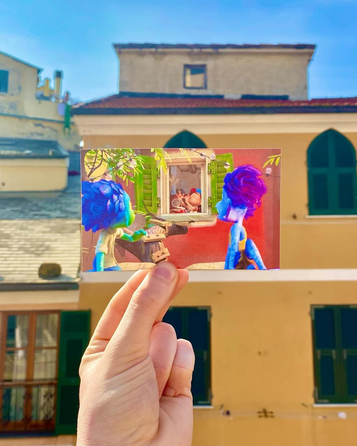 Những nhà làm phim đã rất xuất sắc khi tái hiện những cảnh đẹp bên ngoài của miền quê nước ý vào phim.