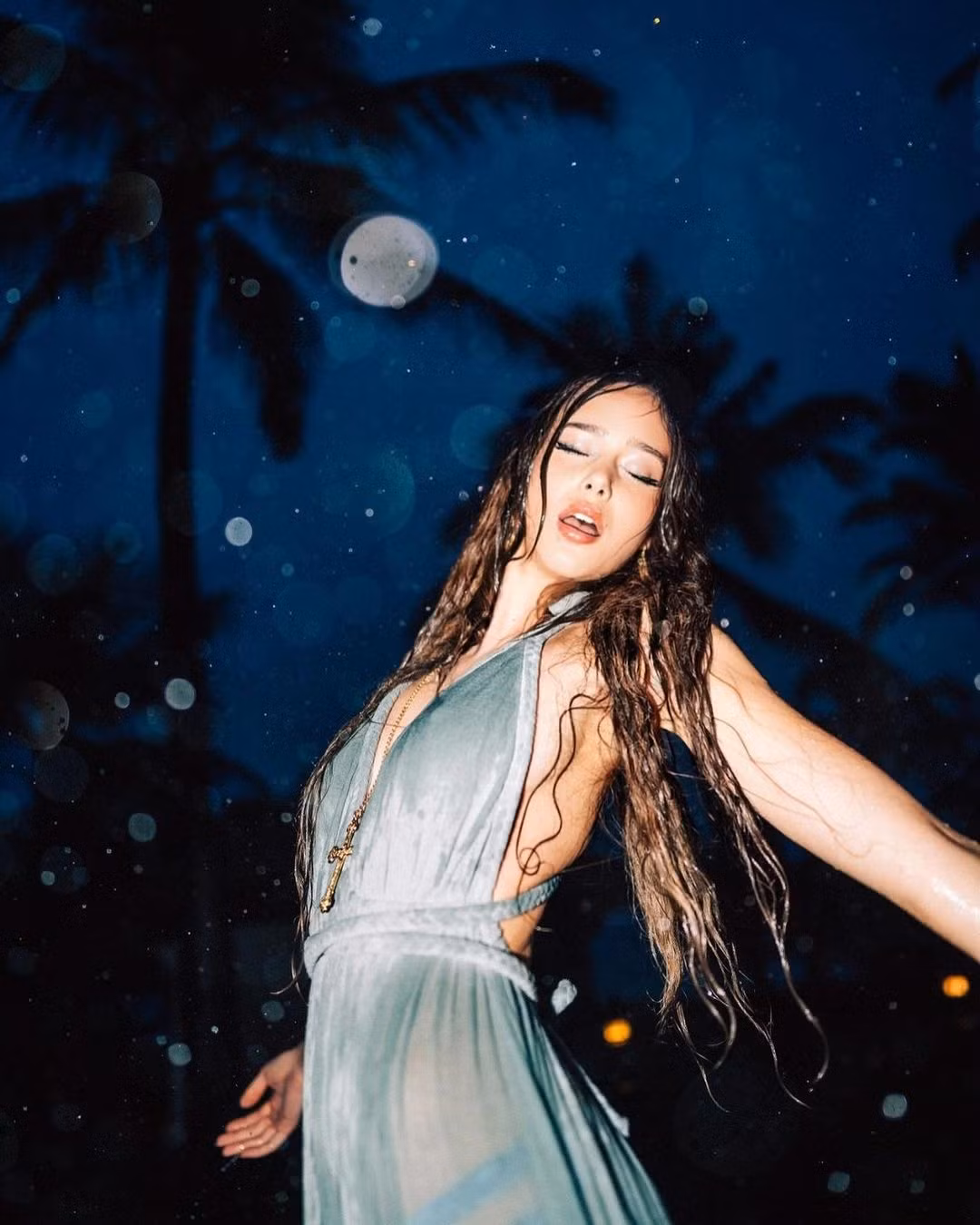 Trên kênh youtube của mình, Havanna Winter tiết lộ đã chuyển đến Mỹ sinh sống từ năm 9 tuổi.