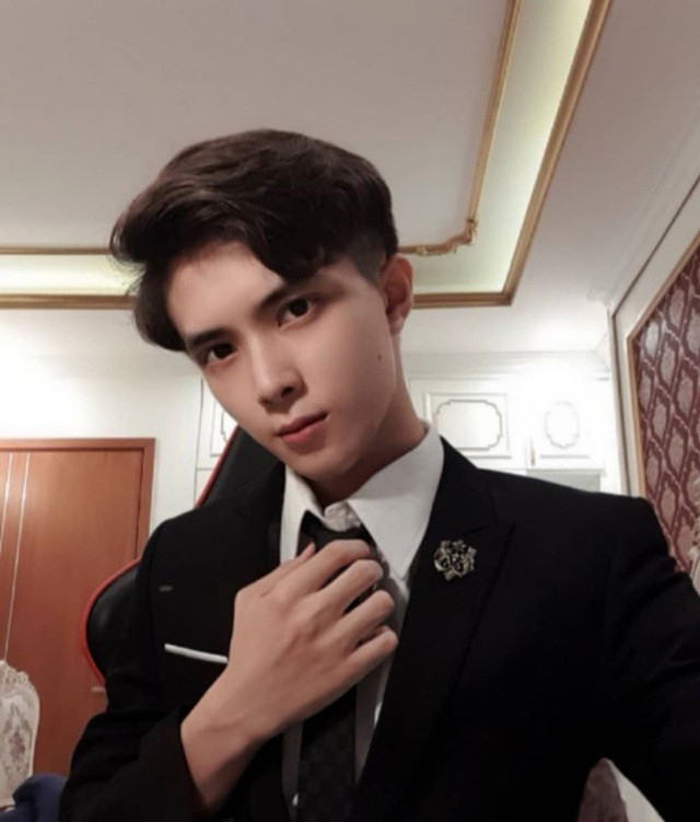 Vừa đẹp trai, năng động lại học giỏi nên chàng trai này đã được mọi người gọi là "soái ca" của trường Đại học Luật Hà Nội.