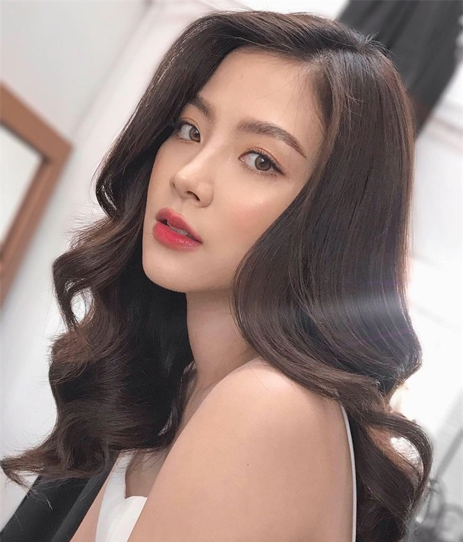 Nhan sắc khả ái không tì vết.