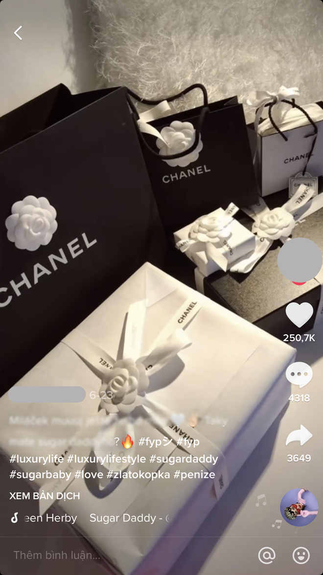 Nhiều người còn chia sẻ những "tips" làm sao để "săn" được một sugar dady giàu có và chiều chuộng. "Hệ tư tưởng" này khiến nhiều cô gái trẻ bị cuốn theo lối sống này.