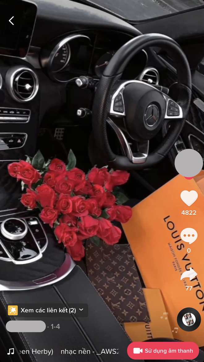 Rất nhiều cô gái trẻ đã cổ xúy cho tư tưởng "không làm mà có ăn" bằng việc đăng tải hàng loạt đồ hiệu xa xỉ được các "bố đường" mua sắm cho.