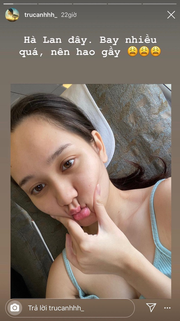 Nước da mịn màng, trắng hồng, đôi mắt to cực kỳ thu hút của Trúc Anh vẫn không thay đổi dù không được trang điểm. Như thế này bảo sao mà cả Ngạn và Dũng đều say như điếu đổ.