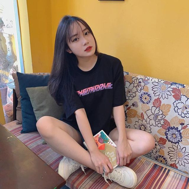 Girl xinh Bắc Ninh cũng luôn đọc sách, tìm hiểu về các vùng đất mới để có thêm vốn sống, vốn hiểu biết.