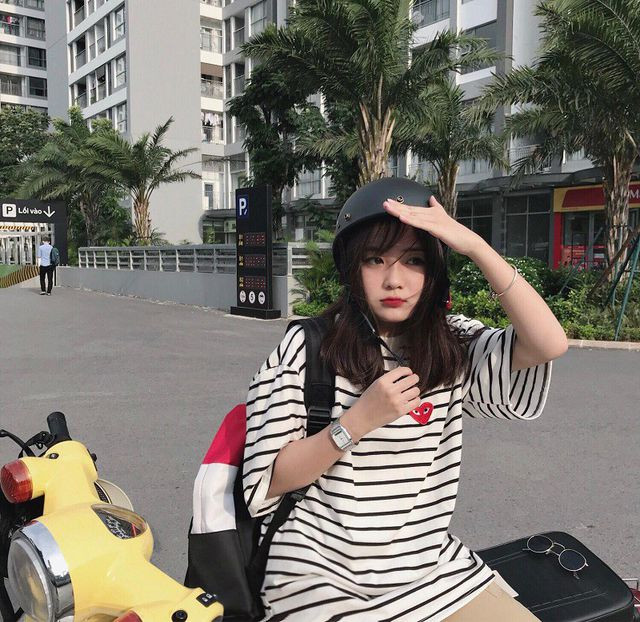 Ngoài việc học tập tại trường, Dương cũng dành thời gian để làm thêm trên mạng xã hội.