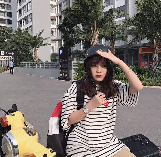 Ngoài việc học tập tại trường, Dương cũng dành thời gian để làm thêm trên mạng xã hội.